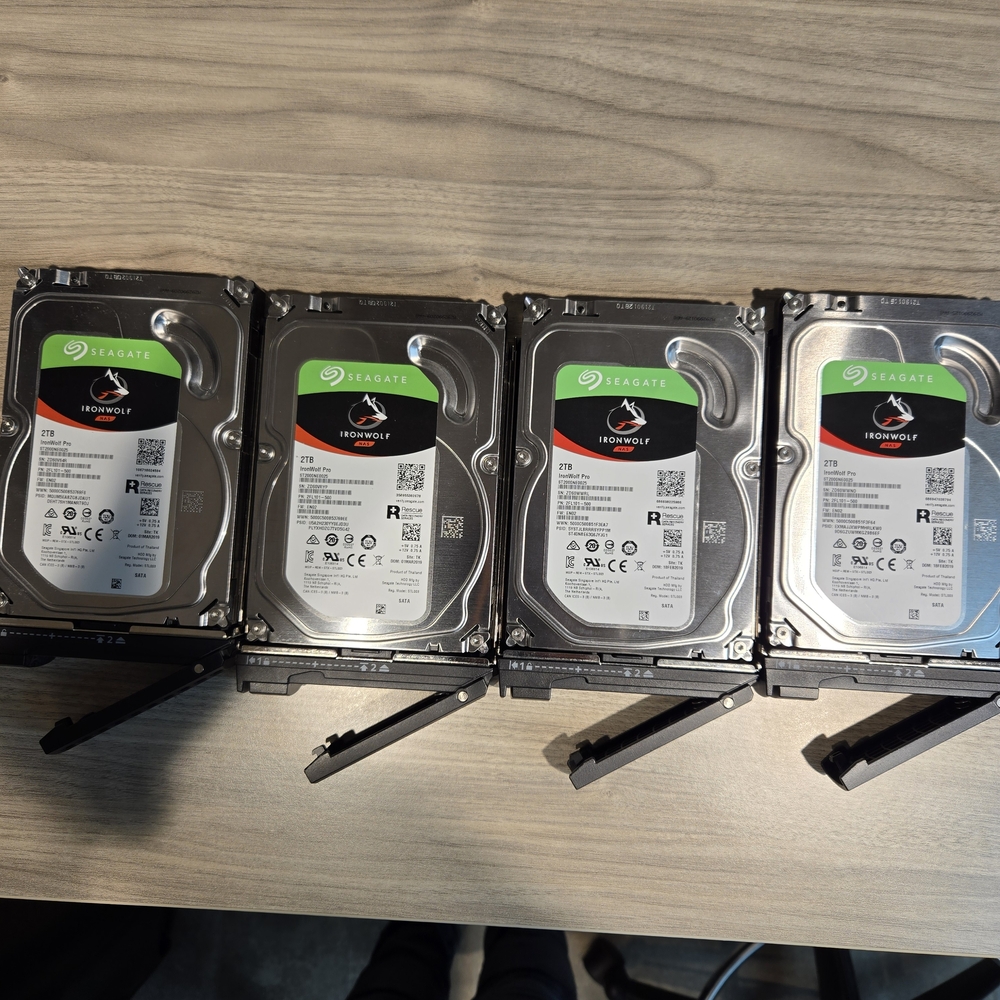 Netgear ReadyNAS 424 High-Performance Storage - Picture 3 of 7